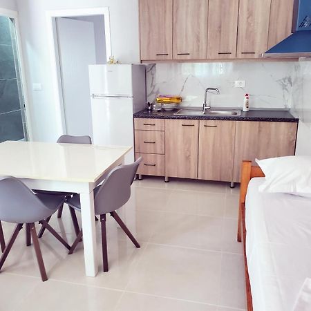 Twins Apartment Përmet Екстериор снимка