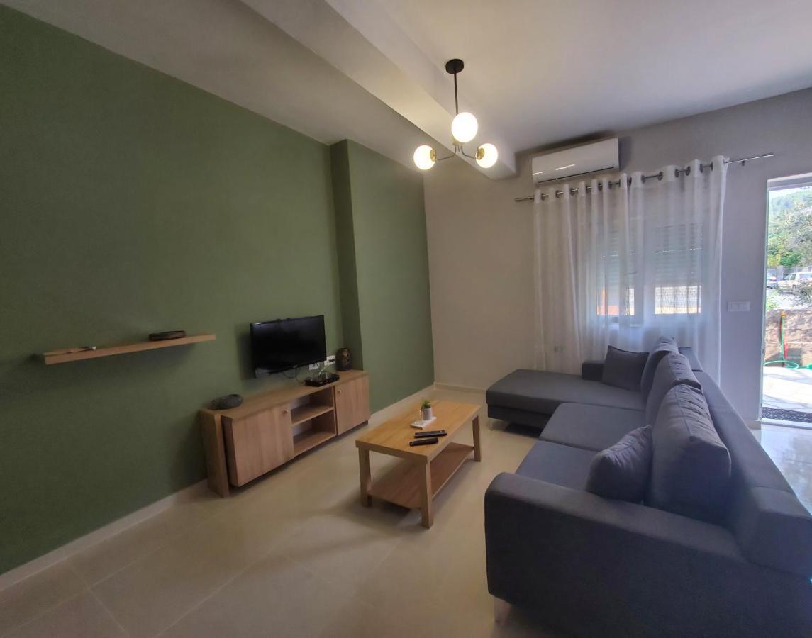 Twins Apartment Përmet Екстериор снимка