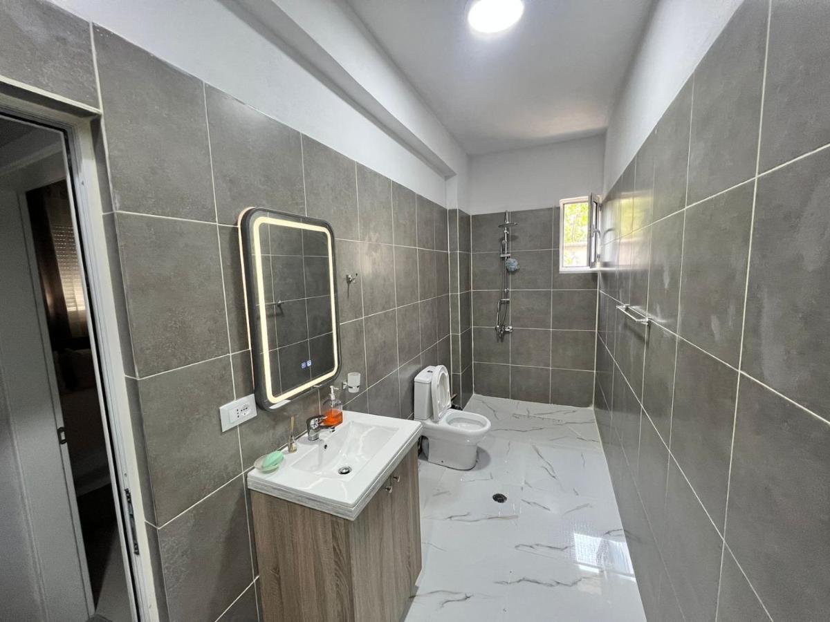 Twins Apartment Përmet Екстериор снимка