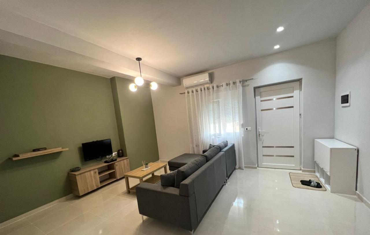 Twins Apartment Përmet Екстериор снимка