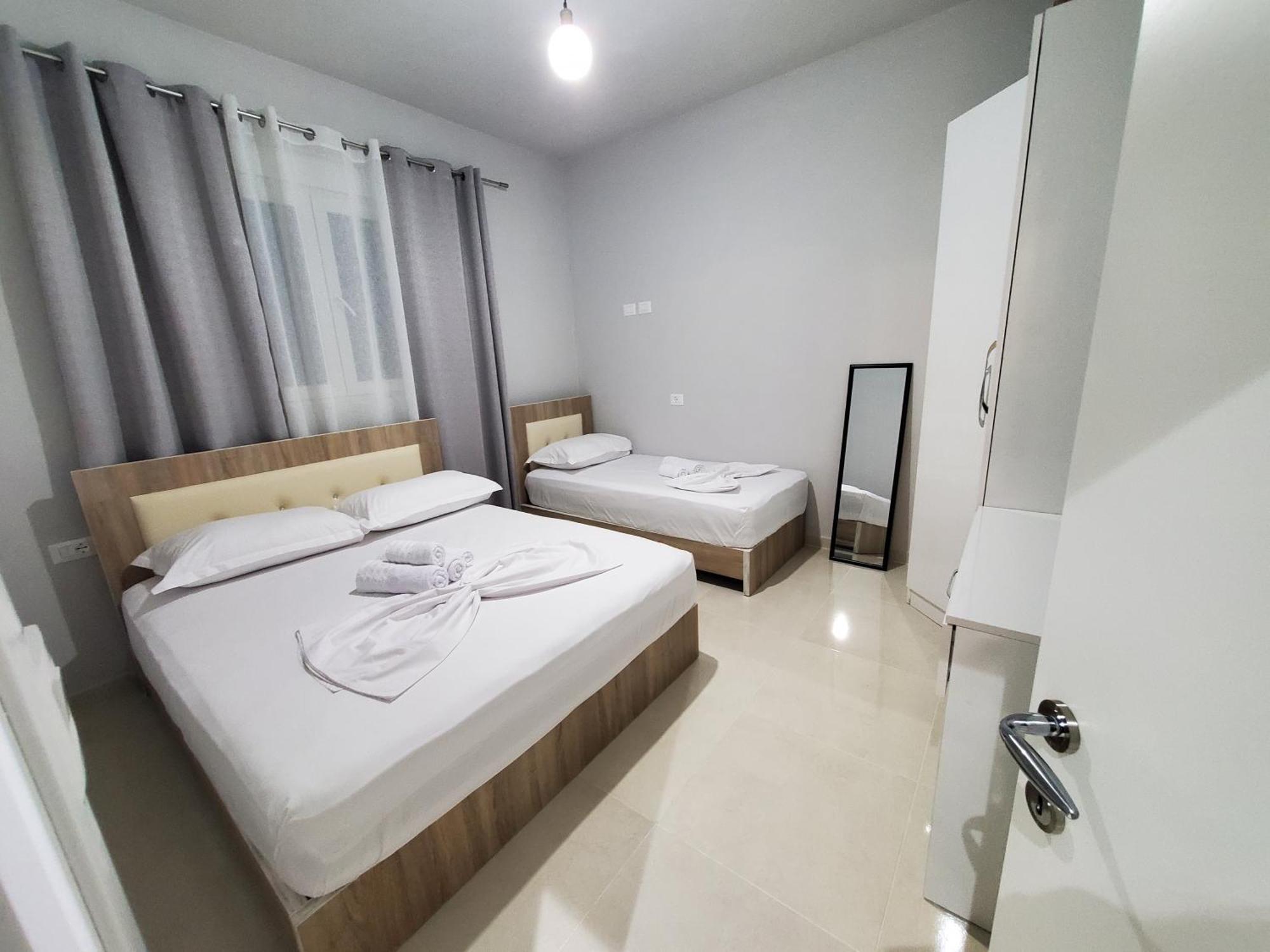 Twins Apartment Përmet Екстериор снимка