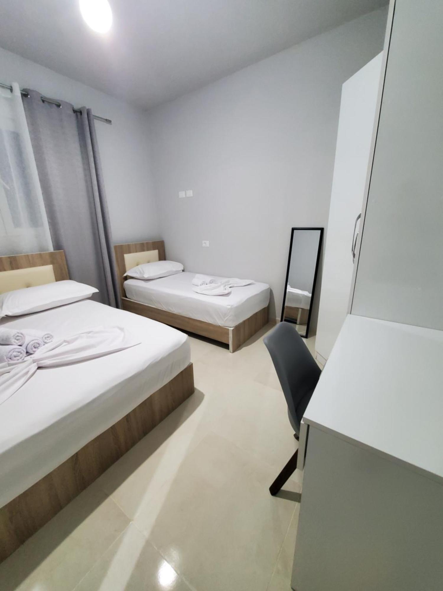 Twins Apartment Përmet Екстериор снимка