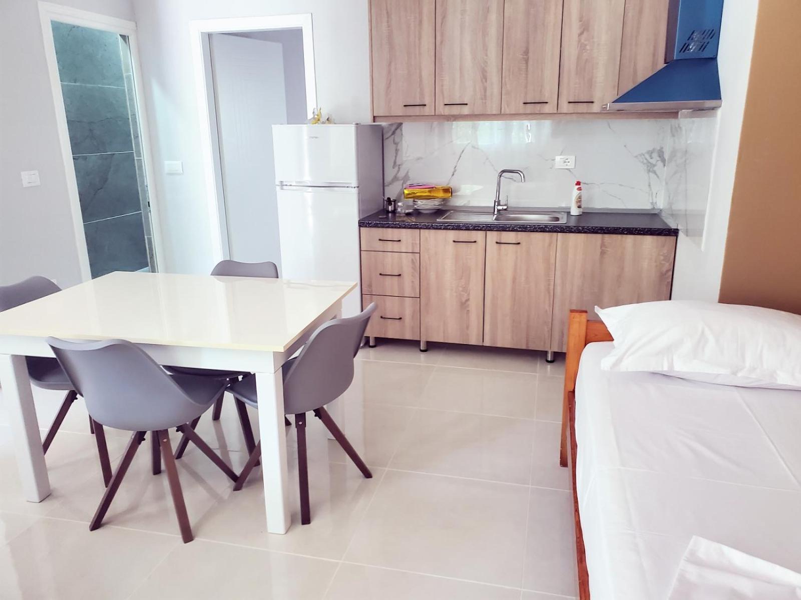 Twins Apartment Përmet Екстериор снимка