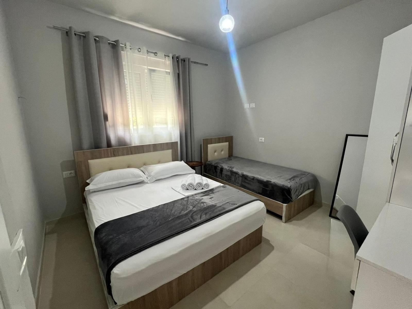 Twins Apartment Përmet Екстериор снимка