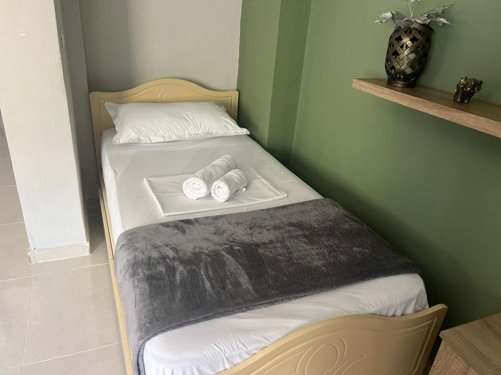 Twins Apartment Përmet Екстериор снимка