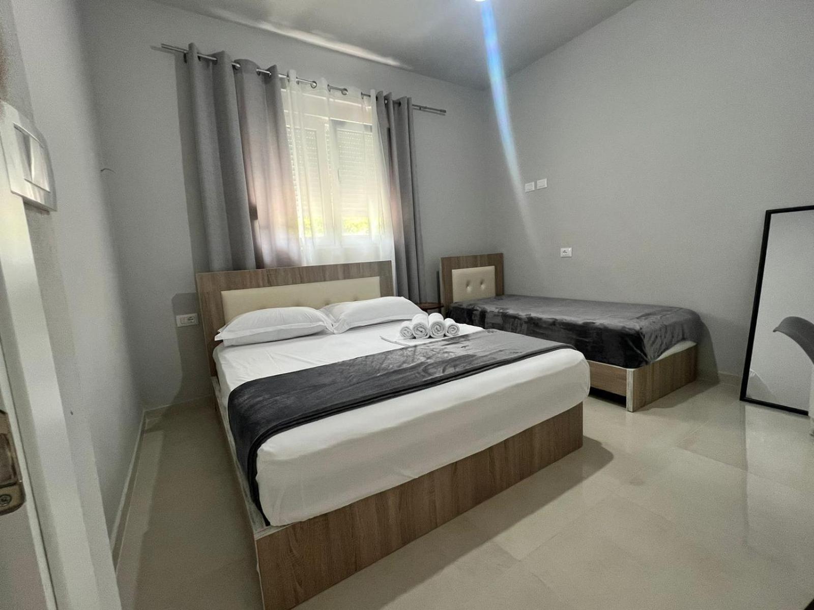 Twins Apartment Përmet Екстериор снимка