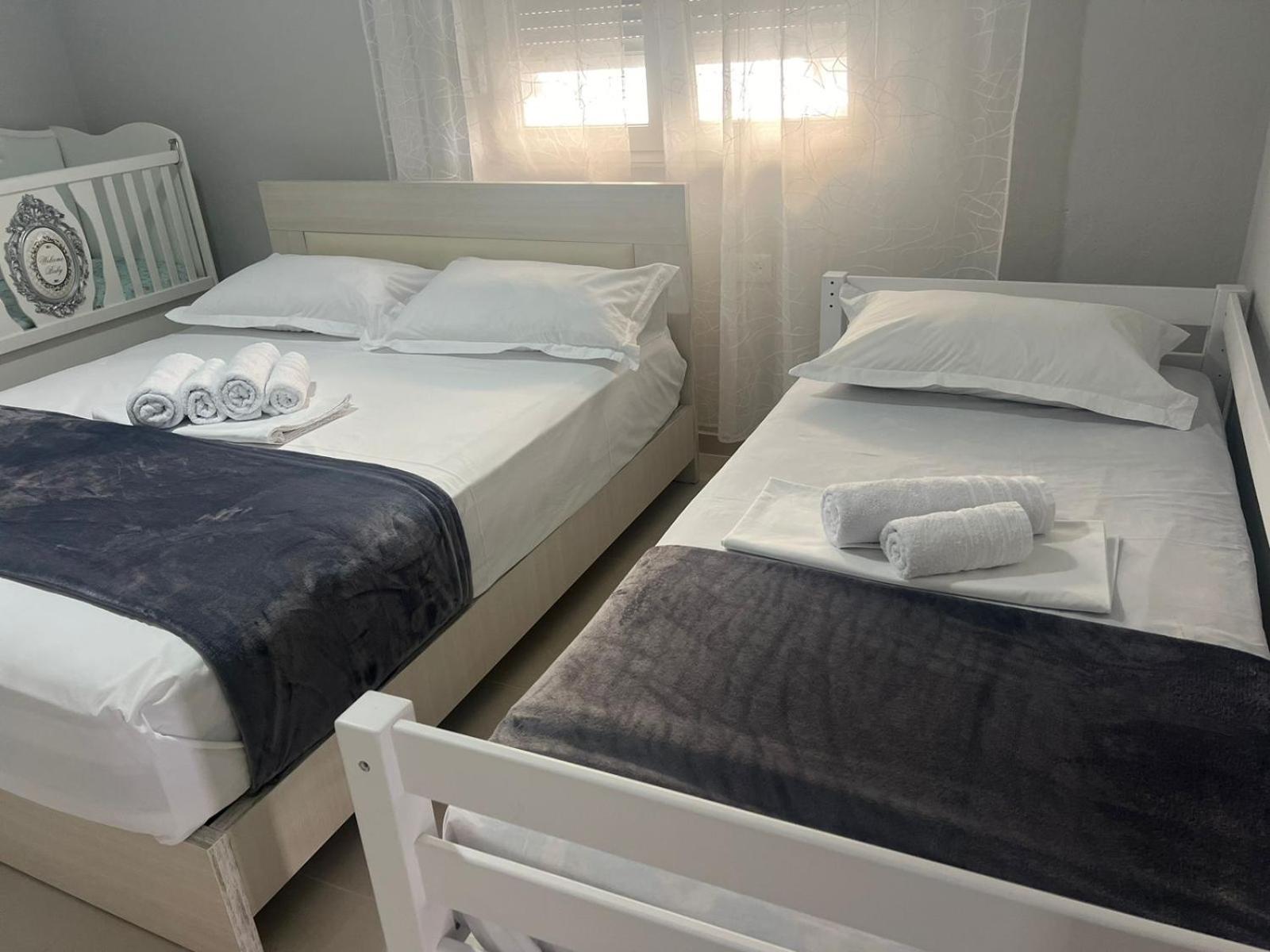 Twins Apartment Përmet Екстериор снимка
