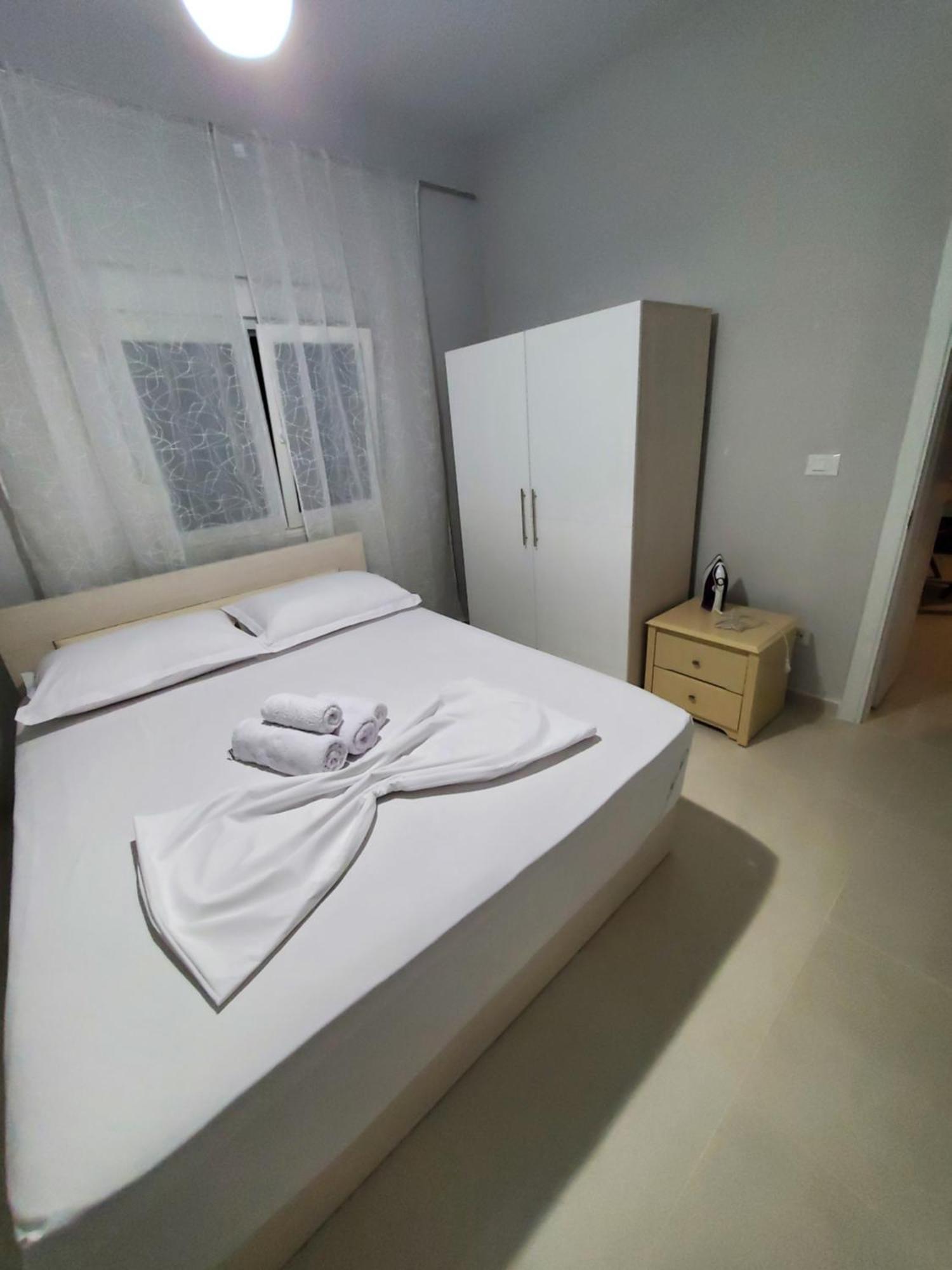 Twins Apartment Përmet Стая снимка