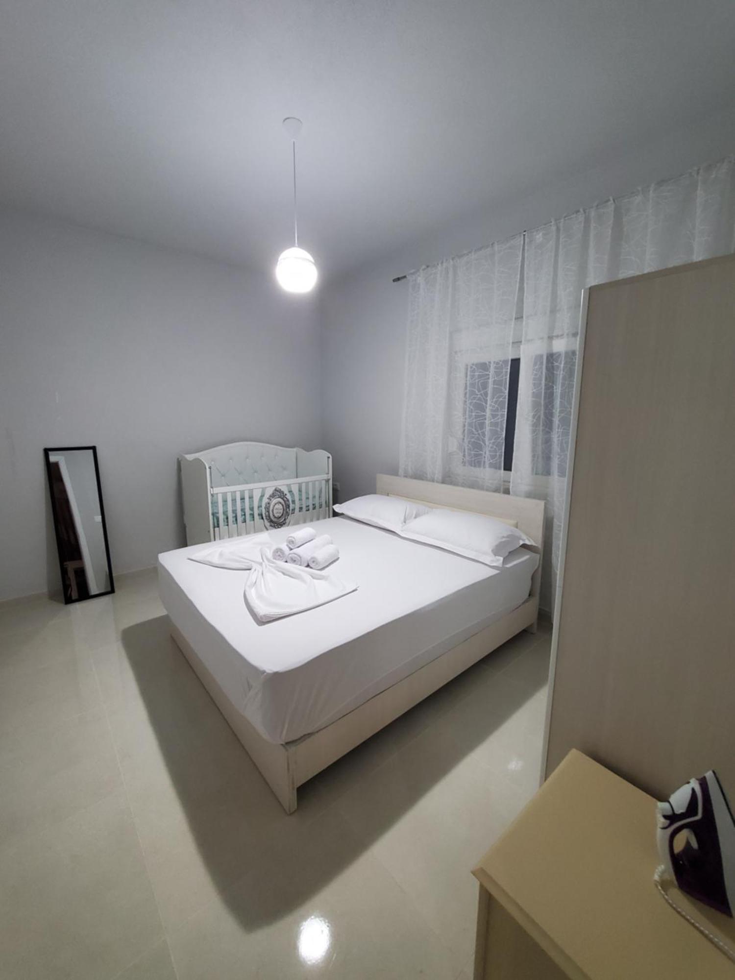 Twins Apartment Përmet Стая снимка